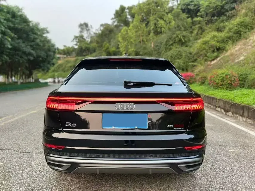 2021 Audi Q8 2.0T 245HP L4 8AT,autocango,china used car exporter,china ev exporter,chinese used car exporter,chinese used ev exporter