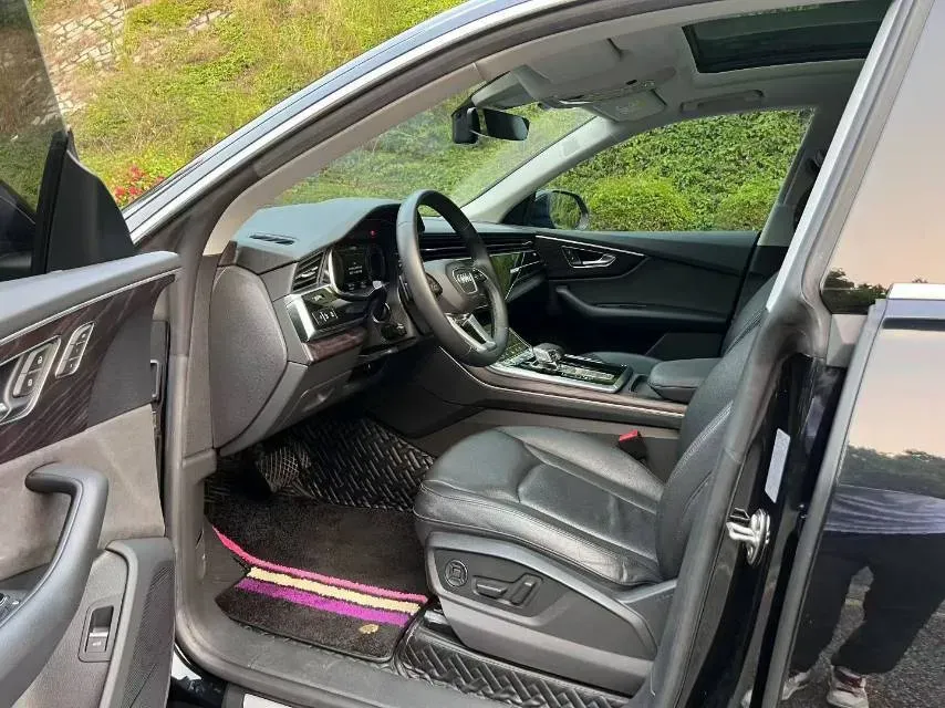 2021 Audi Q8 2.0T 245HP L4 8AT,autocango,china used car exporter,china ev exporter,chinese used car exporter,chinese used ev exporter