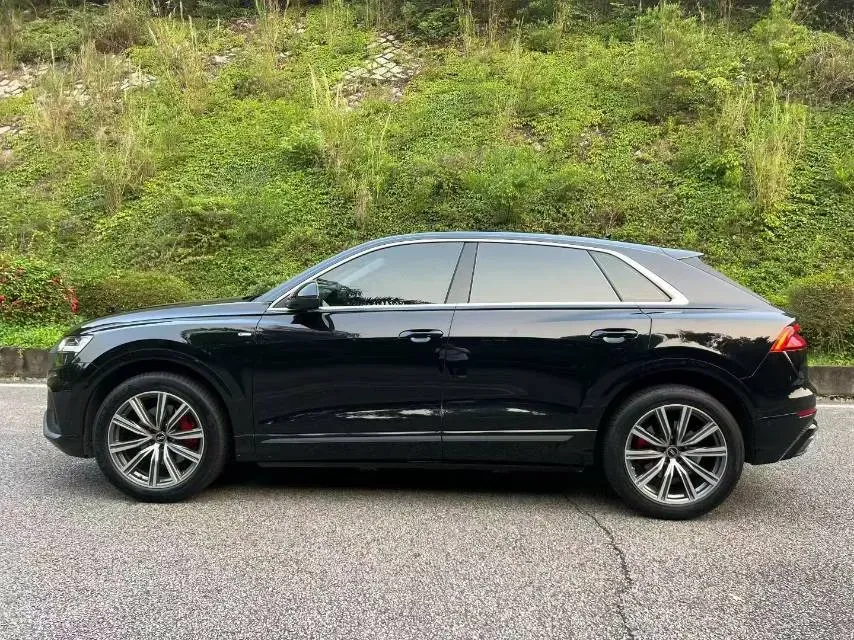 2021 Audi Q8 2.0T 245HP L4 8AT,autocango,china used car exporter,china ev exporter,chinese used car exporter,chinese used ev exporter