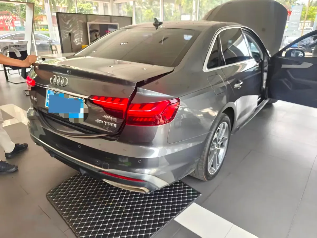 2020 Audi A4L 2.0T 190HP L4 7DCT,autocango,china used car exporter,china ev exporter,chinese used car exporter,chinese used ev exporter
