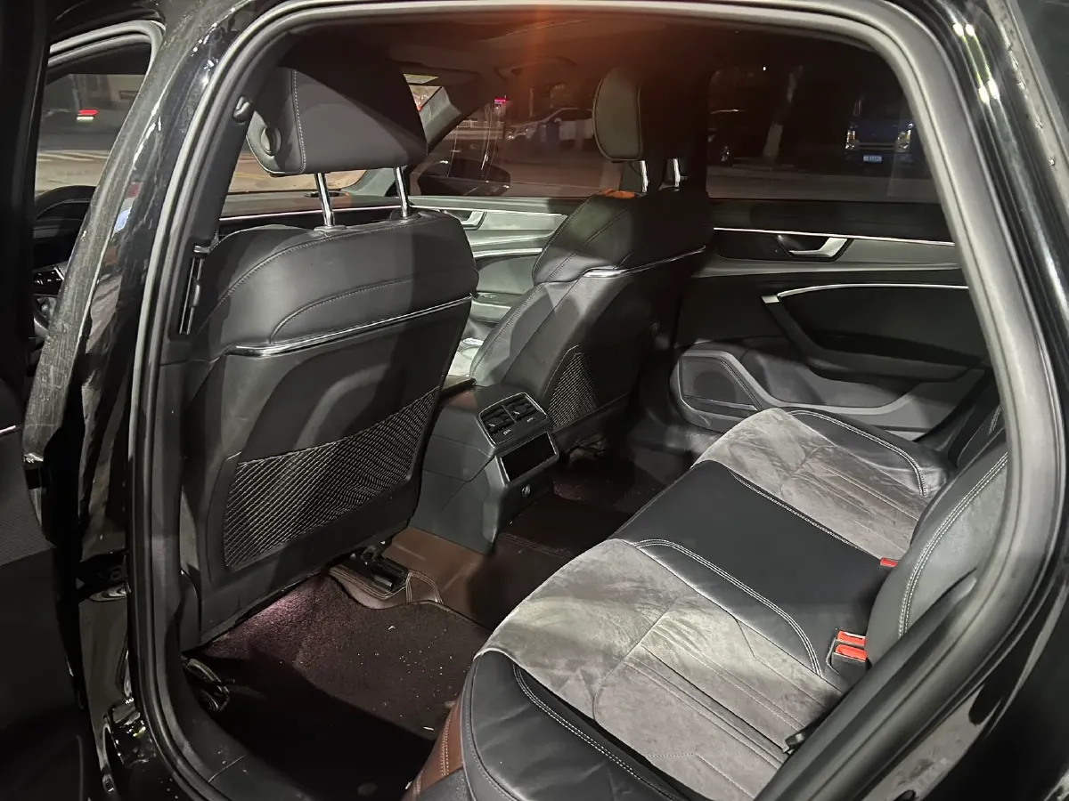 2022 Audi A6L 2.0T 224HP L4 7DCT,autocango,china used car exporter,china ev exporter,chinese used car exporter,chinese used ev exporter