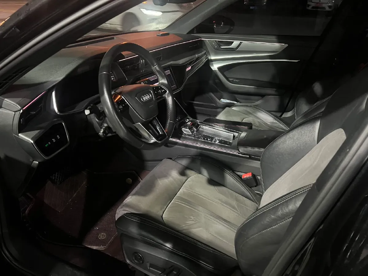 2022 Audi A6L 2.0T 224HP L4 7DCT,autocango,china used car exporter,china ev exporter,chinese used car exporter,chinese used ev exporter