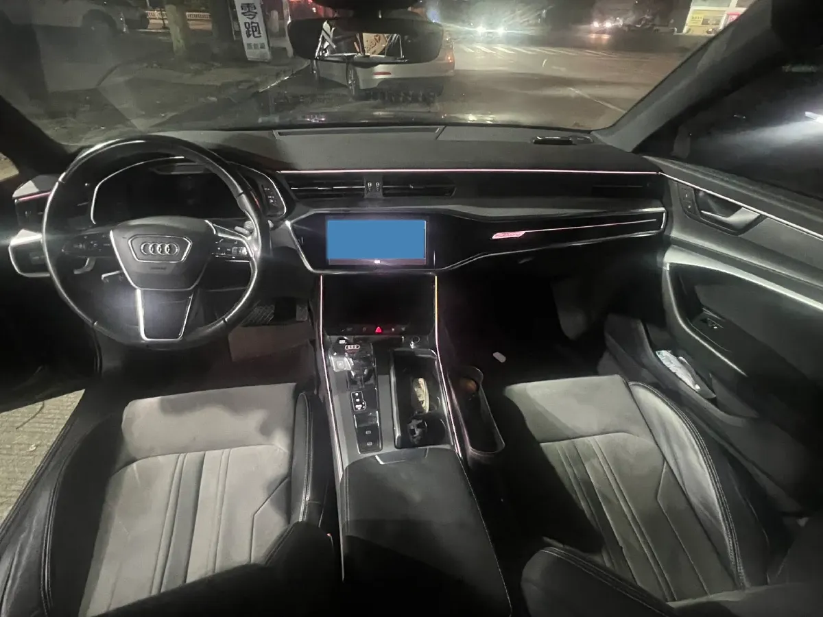 2022 Audi A6L 2.0T 224HP L4 7DCT,autocango,china used car exporter,china ev exporter,chinese used car exporter,chinese used ev exporter