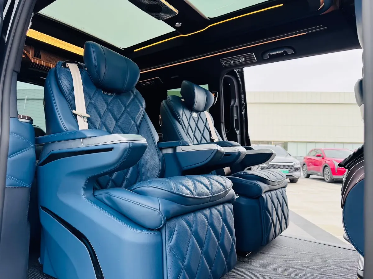 2021 Mercedes-Benz V Class 2.0T 211HP L4 9AT,autocango,china used car exporter,china ev exporter,chinese used car exporter,chinese used ev exporter