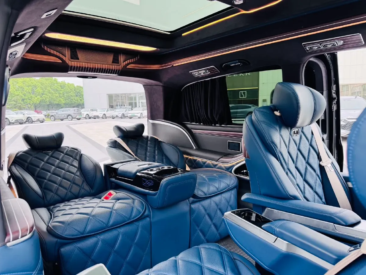 2021 Mercedes-Benz V Class 2.0T 211HP L4 9AT,autocango,china used car exporter,china ev exporter,chinese used car exporter,chinese used ev exporter