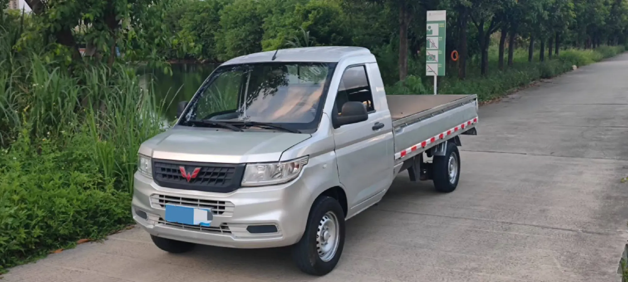 2018 WuLing HongGuang 1.5L 105HP L4 5MT,autocango,china used car exporter,china ev exporter,chinese used car exporter,chinese used ev exporter