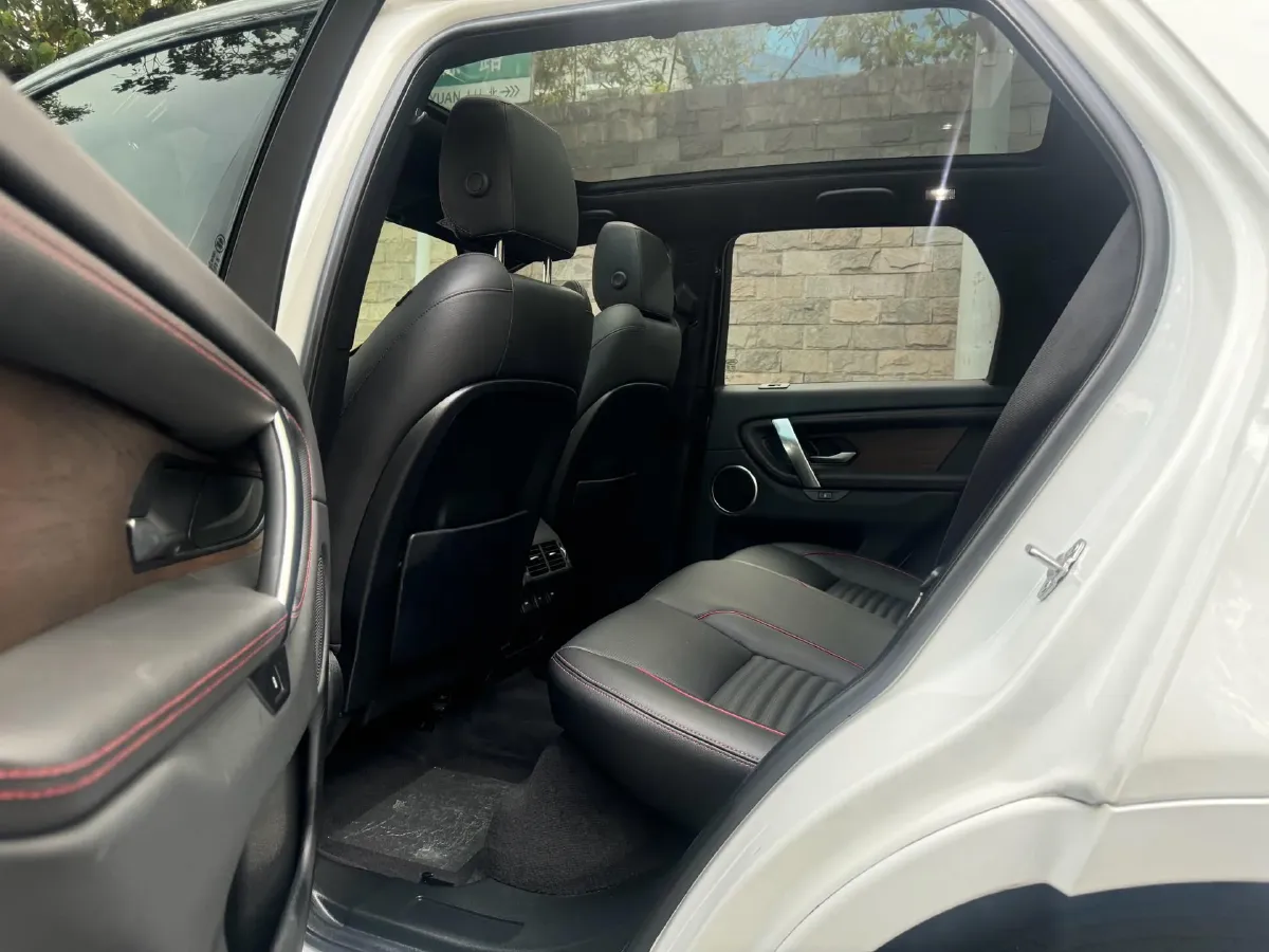 2021 Land Rover Discovery Sport 2.0T 249HP L4 9AT,autocango,china used car exporter,china ev exporter,chinese used car exporter,chinese used ev exporter