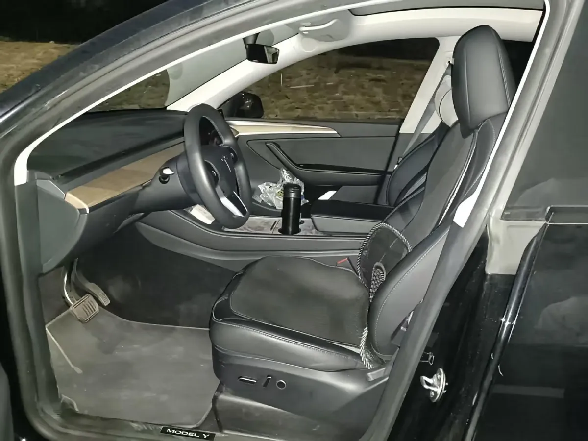 2022 Tesla Model Y BEV 60KWH,autocango,china used car exporter,china ev exporter,chinese used car exporter,chinese used ev exporter