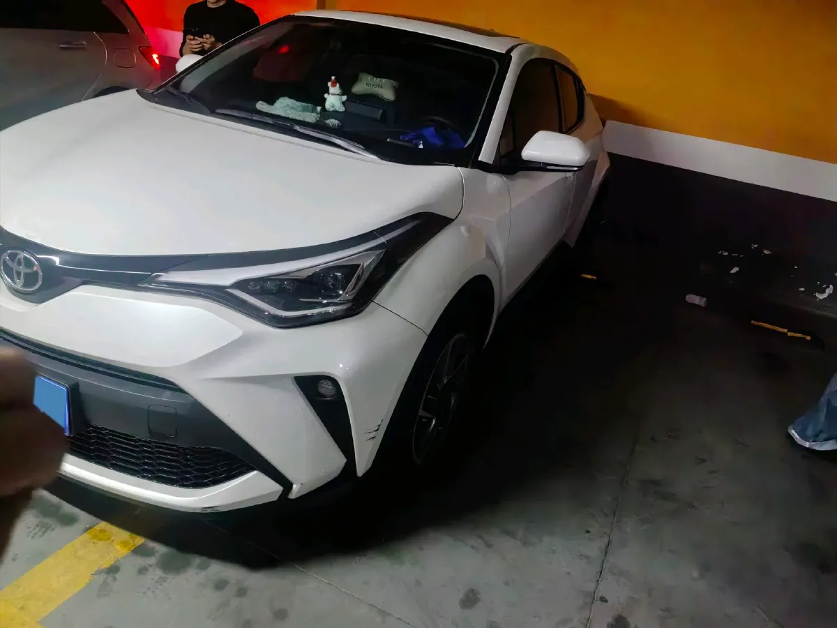 2023 Toyota C-HR 2.0L 171HP L4 CVT,autocango,china used car exporter,china ev exporter,chinese used car exporter,chinese used ev exporter