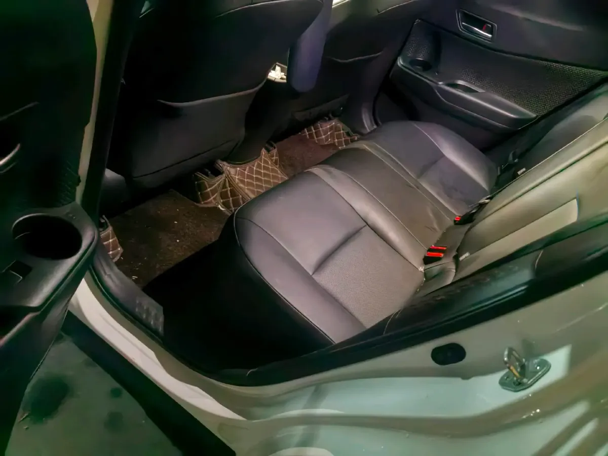 2023 Toyota C-HR 2.0L 171HP L4 CVT,autocango,china used car exporter,china ev exporter,chinese used car exporter,chinese used ev exporter