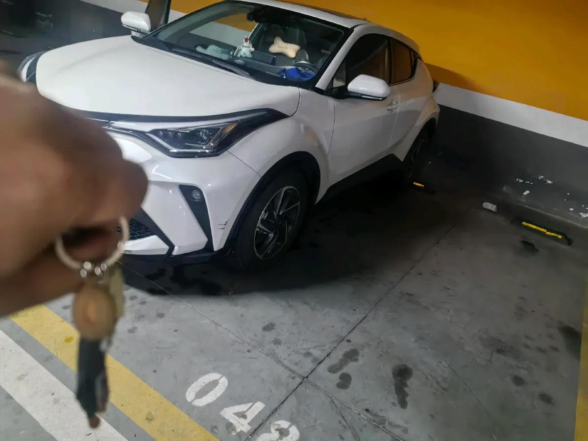 2023 Toyota C-HR 2.0L 171HP L4 CVT,autocango,china used car exporter,china ev exporter,chinese used car exporter,chinese used ev exporter