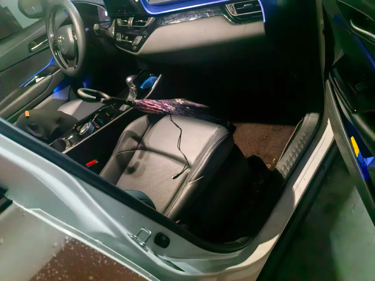 2023 Toyota C-HR 2.0L 171HP L4 CVT,autocango,china used car exporter,china ev exporter,chinese used car exporter,chinese used ev exporter