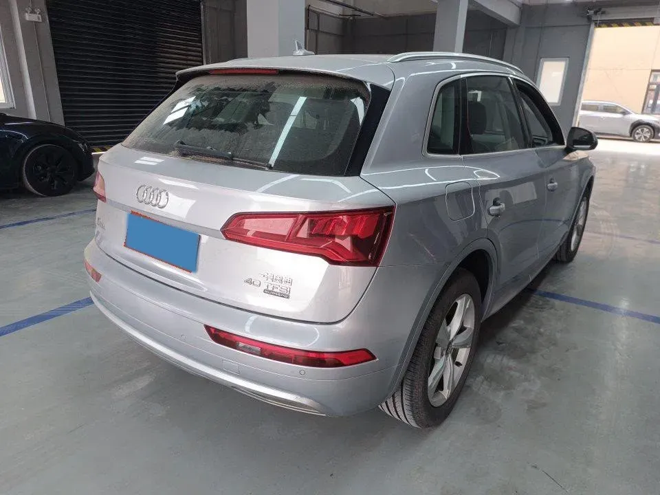 2020 Audi Q5L 2.0T 190HP L4 7DCT,autocango,china used car exporter,china ev exporter,chinese used car exporter,chinese used ev exporter
