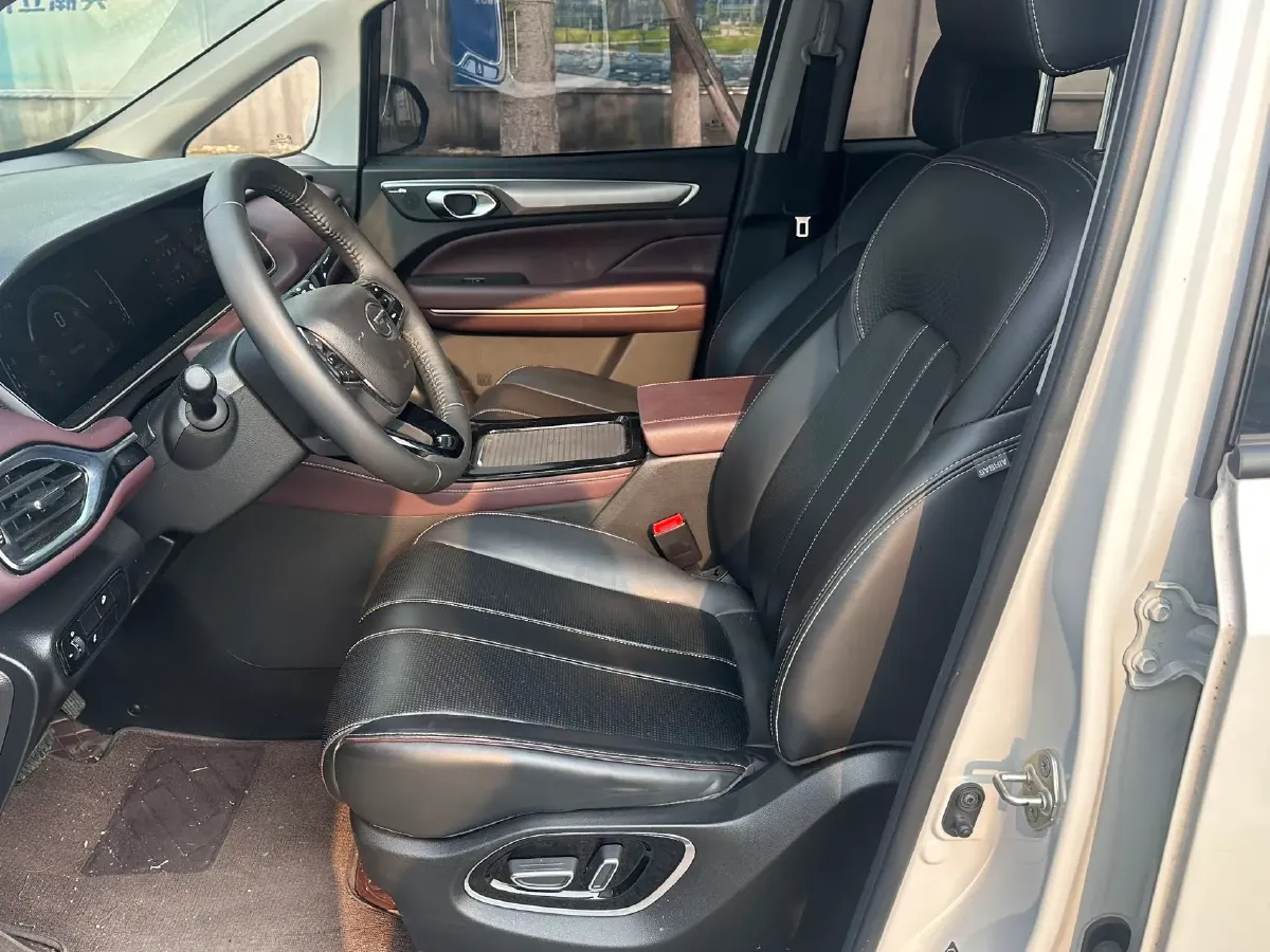 2023 GAC Trumpchi M6 1.5T 177HP L4 7DCT,autocango,china used car exporter,china ev exporter,chinese used car exporter,chinese used ev exporter