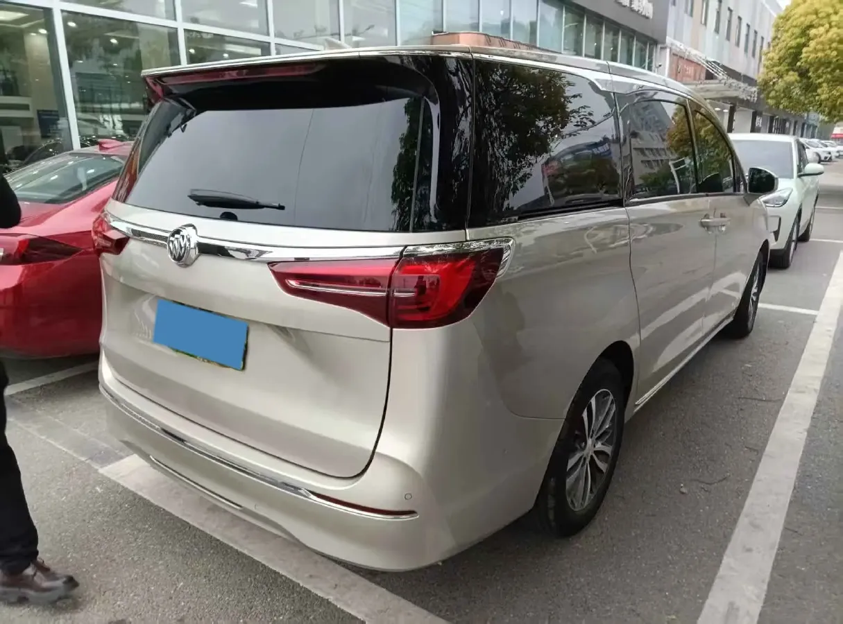 2023 Buick GL8 2.0T 237HP L4 9AT,autocango,china used car exporter,china ev exporter,chinese used car exporter,chinese used ev exporter