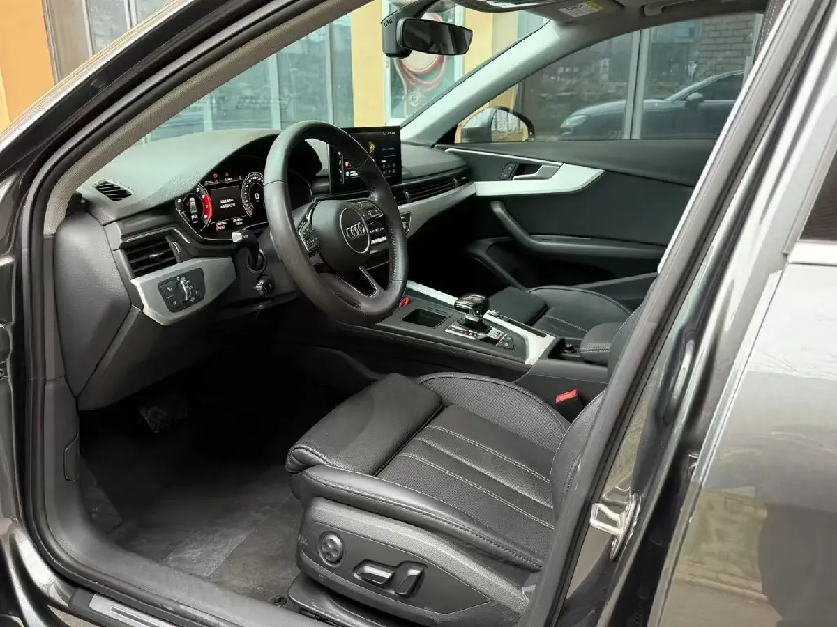 2020 Audi A4L 2.0T 190HP L4 7DCT,autocango,china used car exporter,china ev exporter,chinese used car exporter,chinese used ev exporter