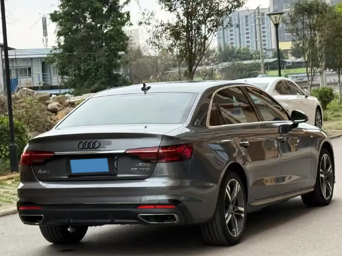 2020 Audi A4L 2.0T 190HP L4 7DCT,autocango,china used car exporter,china ev exporter,chinese used car exporter,chinese used ev exporter
