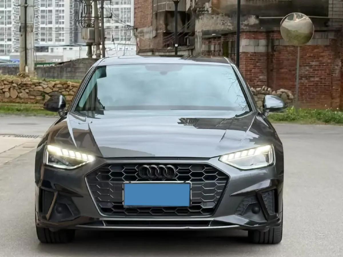 2020 Audi A4L 2.0T 190HP L4 7DCT,autocango,china used car exporter,china ev exporter,chinese used car exporter,chinese used ev exporter