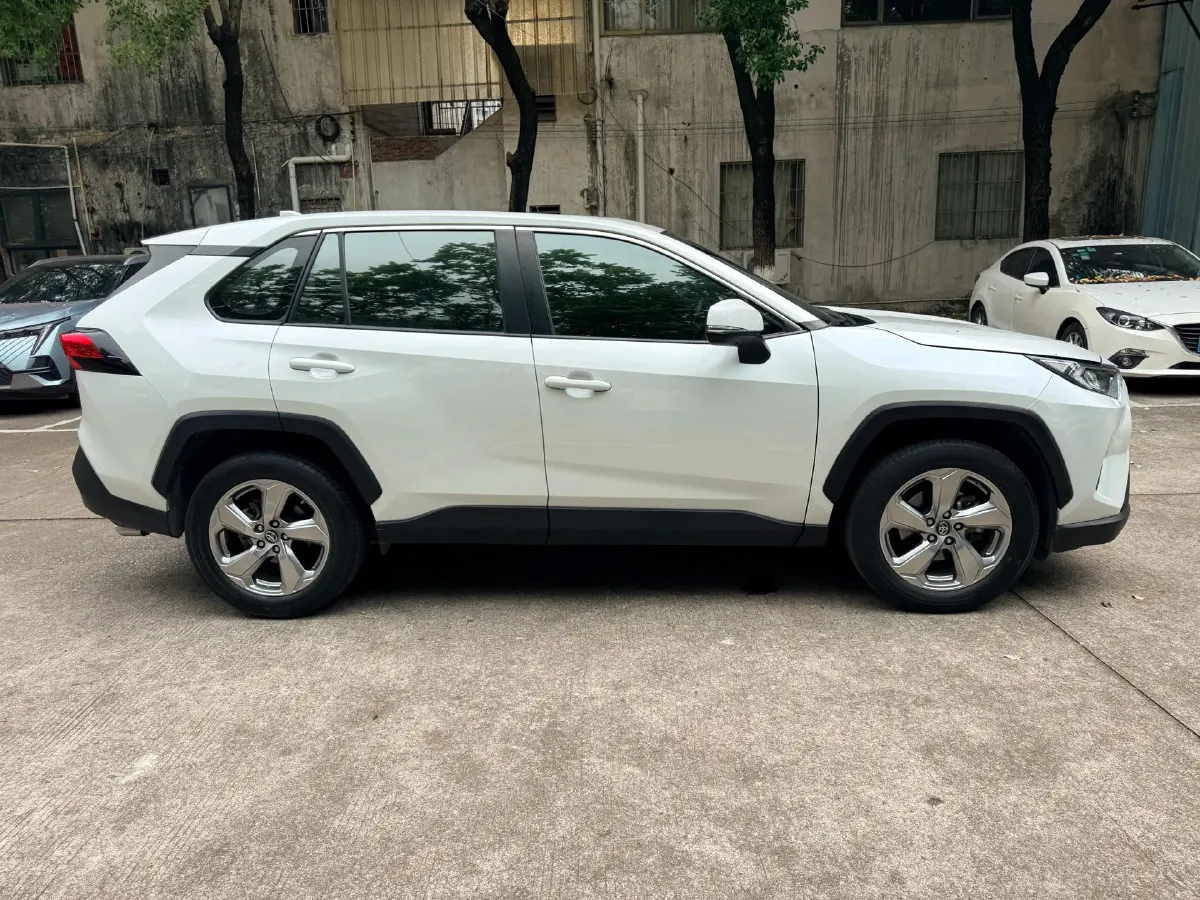2022 Toyota RAV4 2.0L 171HP L4 CVT,autocango,china used car exporter,china ev exporter,chinese used car exporter,chinese used ev exporter