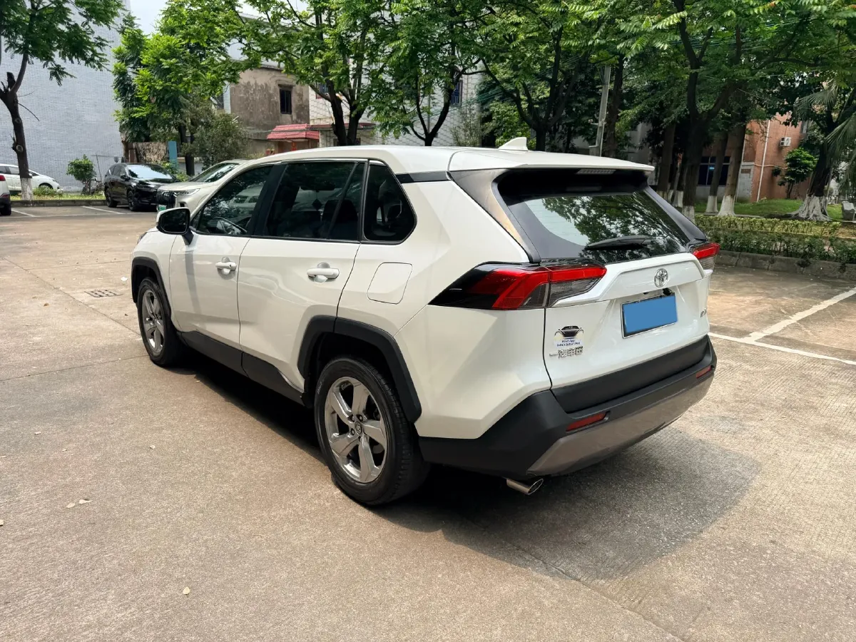 2022 Toyota RAV4 2.0L 171HP L4 CVT,autocango,china used car exporter,china ev exporter,chinese used car exporter,chinese used ev exporter