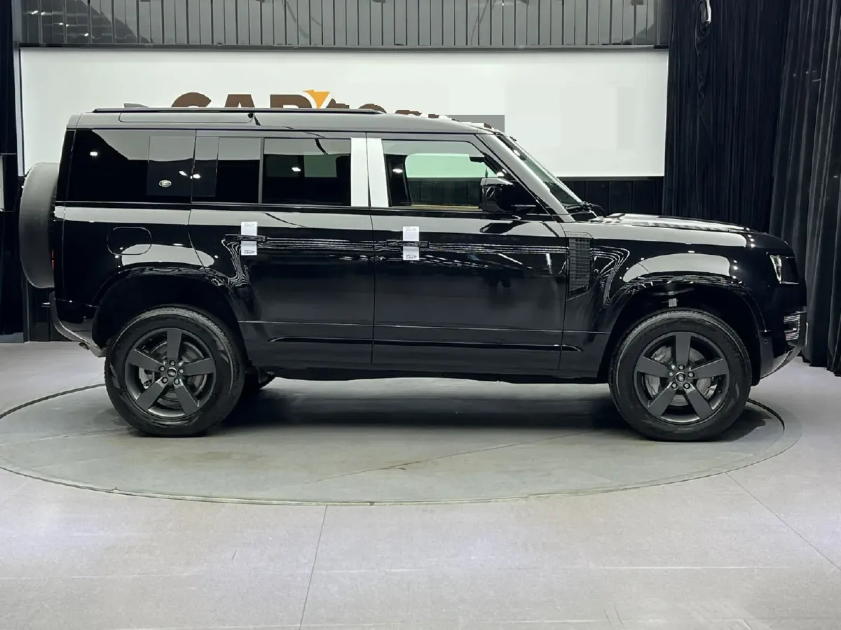2023 Land Rover Defender 3.0T 400HP L6 8AT,autocango,china used car exporter,china ev exporter,chinese used car exporter,chinese used ev exporter