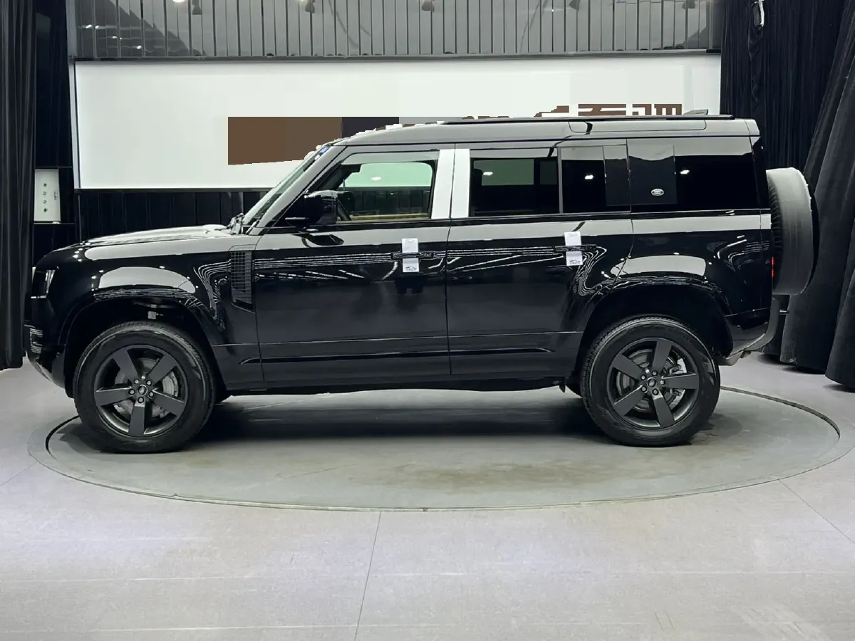 2023 Land Rover Defender 3.0T 400HP L6 8AT,autocango,china used car exporter,china ev exporter,chinese used car exporter,chinese used ev exporter
