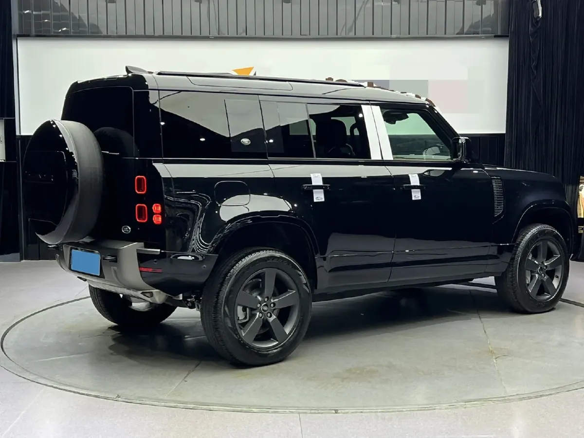 2023 Land Rover Defender 3.0T 400HP L6 8AT,autocango,china used car exporter,china ev exporter,chinese used car exporter,chinese used ev exporter