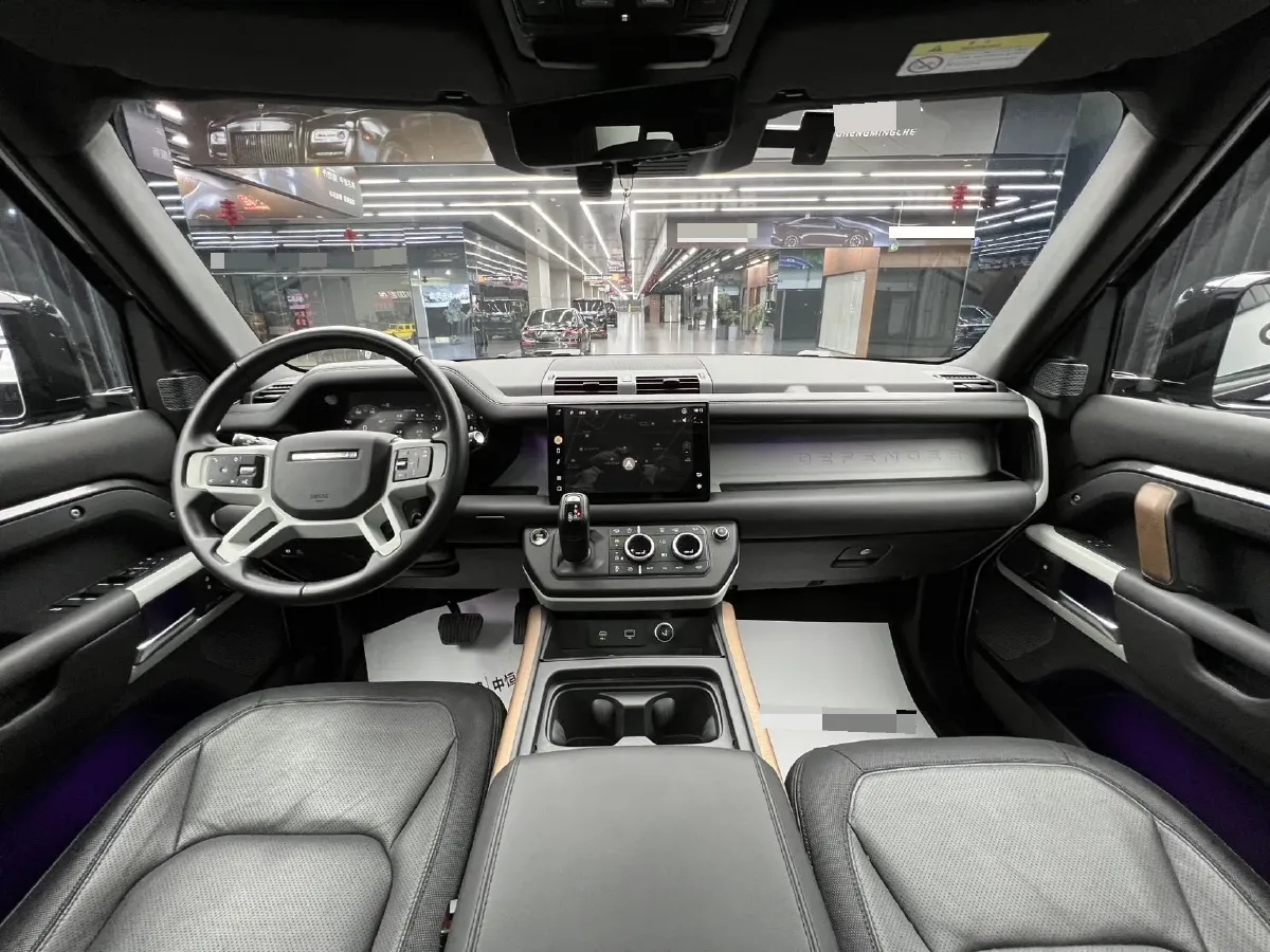 2023 Land Rover Defender 3.0T 400HP L6 8AT,autocango,china used car exporter,china ev exporter,chinese used car exporter,chinese used ev exporter