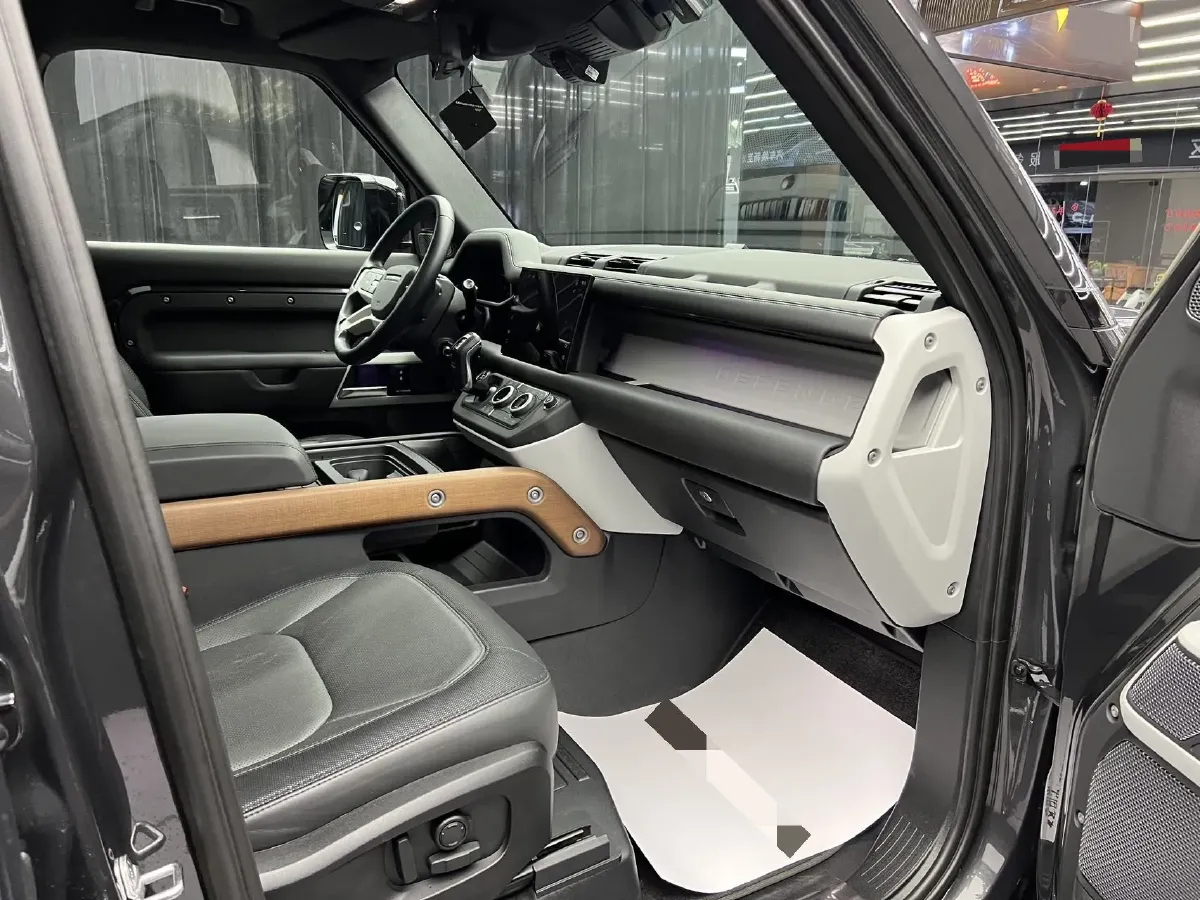 2023 Land Rover Defender 3.0T 400HP L6 8AT,autocango,china used car exporter,china ev exporter,chinese used car exporter,chinese used ev exporter