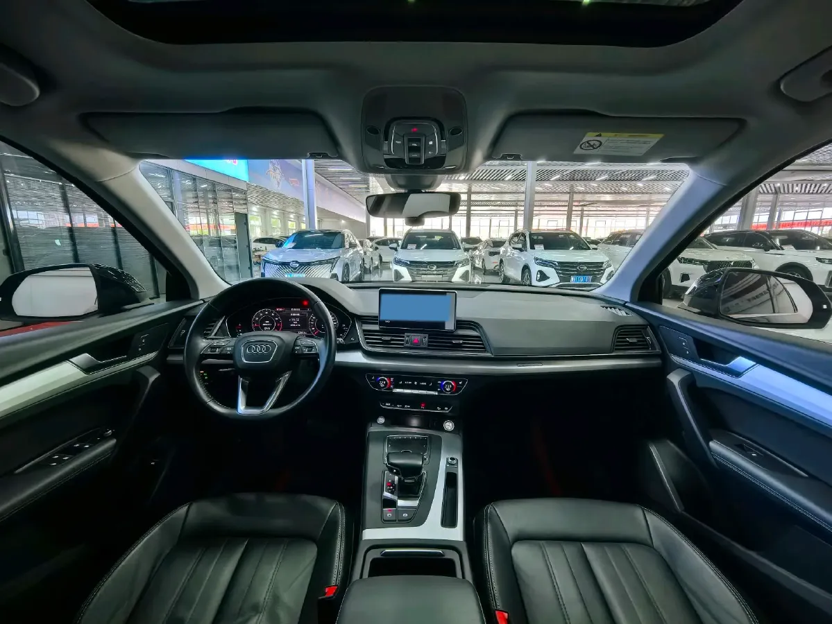 2020 Audi Q5L 2.0T 190HP L4 7DCT,autocango,china used car exporter,china ev exporter,chinese used car exporter,chinese used ev exporter