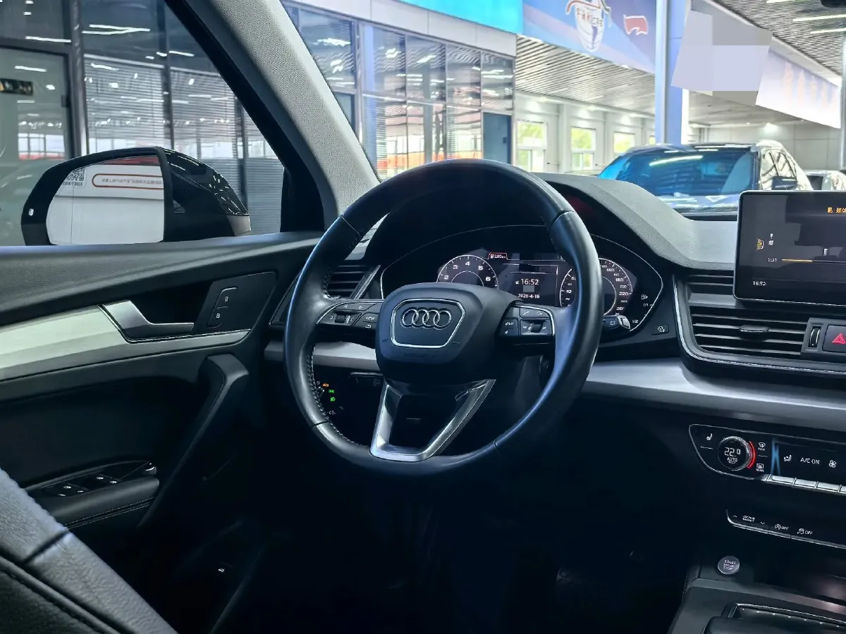 2020 Audi Q5L 2.0T 190HP L4 7DCT,autocango,china used car exporter,china ev exporter,chinese used car exporter,chinese used ev exporter