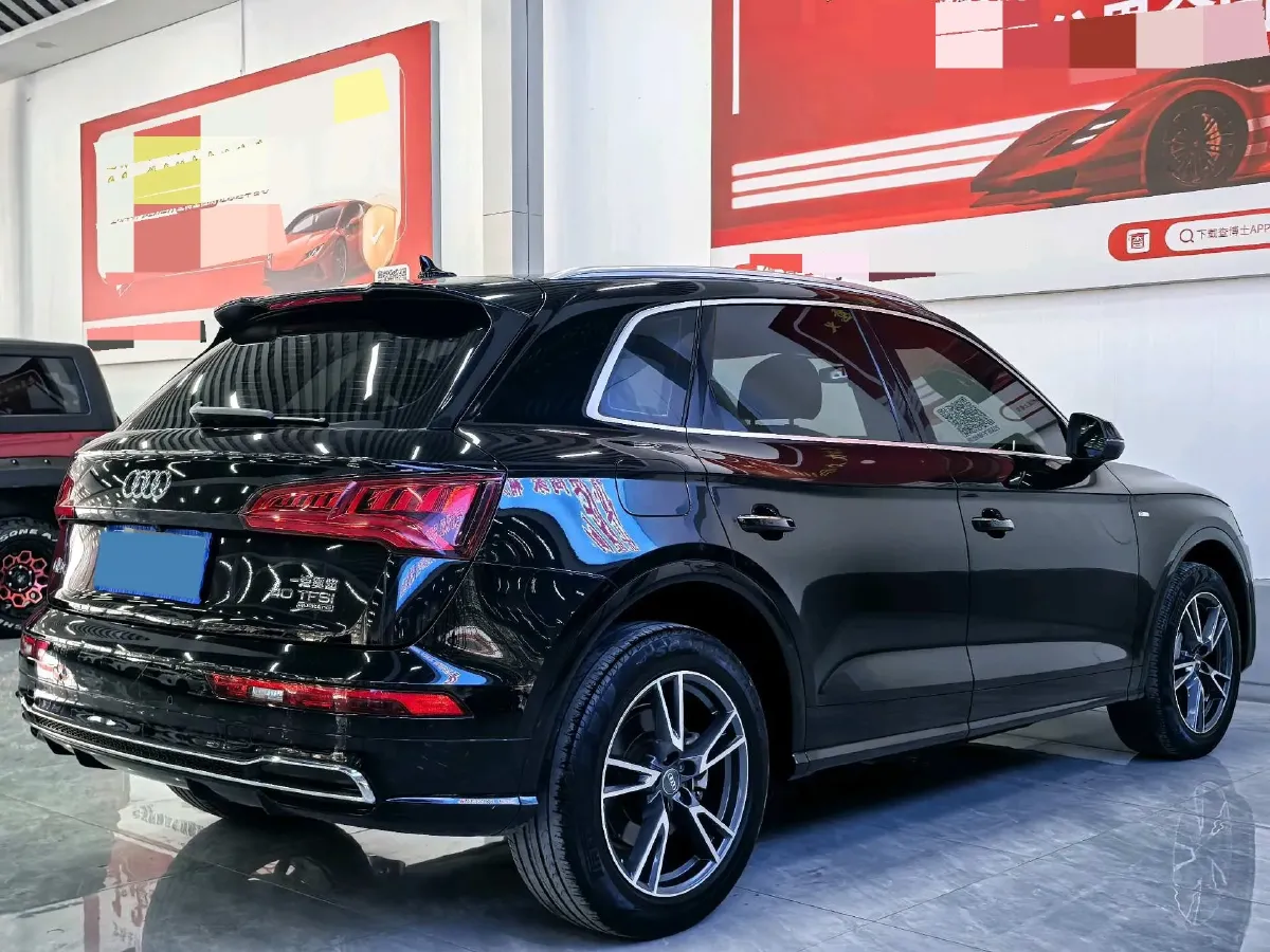 2020 Audi Q5L 2.0T 190HP L4 7DCT,autocango,china used car exporter,china ev exporter,chinese used car exporter,chinese used ev exporter
