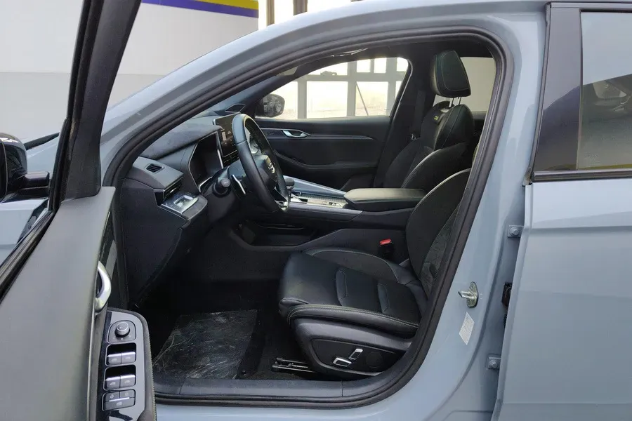 2021 Geely Preface 2.0T 190HP L4 7DCT,autocango,china used car exporter,china ev exporter,chinese used car exporter,chinese used ev exporter