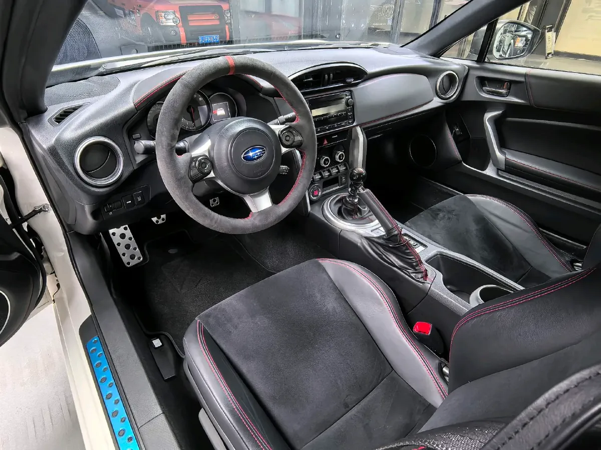 2019 Ford Focus 2.3T 280HP L4 6MT,autocango,china used car exporter,china ev exporter,chinese used car exporter,chinese used ev exporter