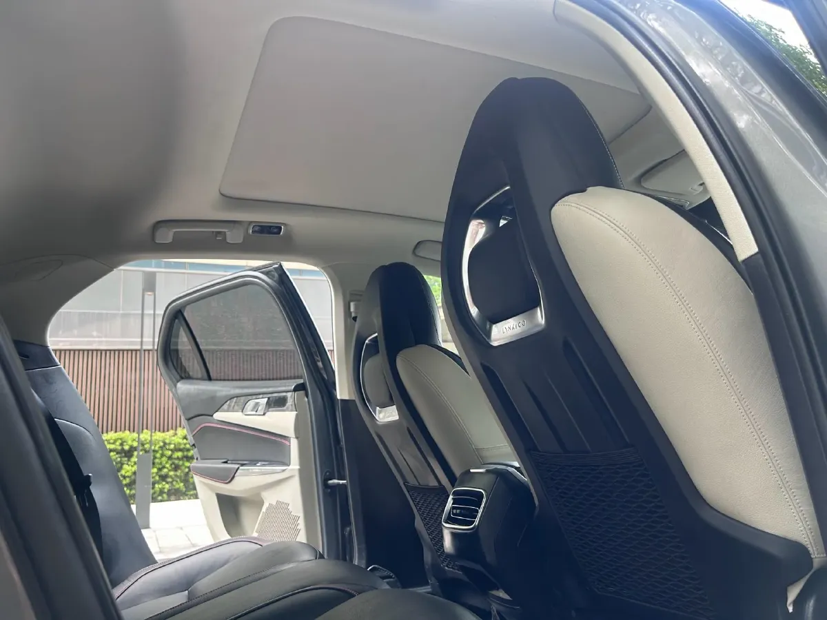 2018 Toyota C-HR 2.0L 171HP L4 CVT,autocango,china used car exporter,china ev exporter,chinese used car exporter,chinese used ev exporter