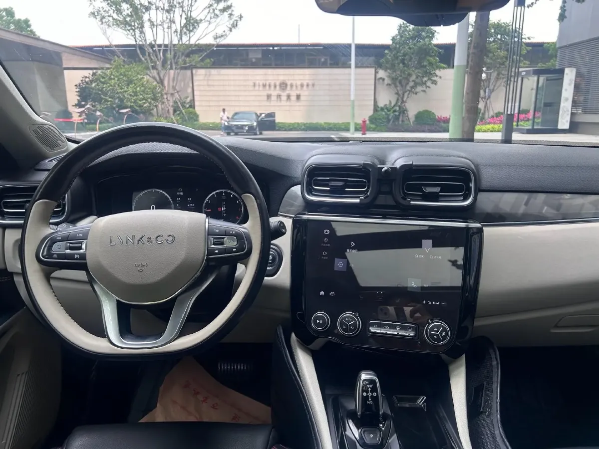 2018 Toyota C-HR 2.0L 171HP L4 CVT,autocango,china used car exporter,china ev exporter,chinese used car exporter,chinese used ev exporter