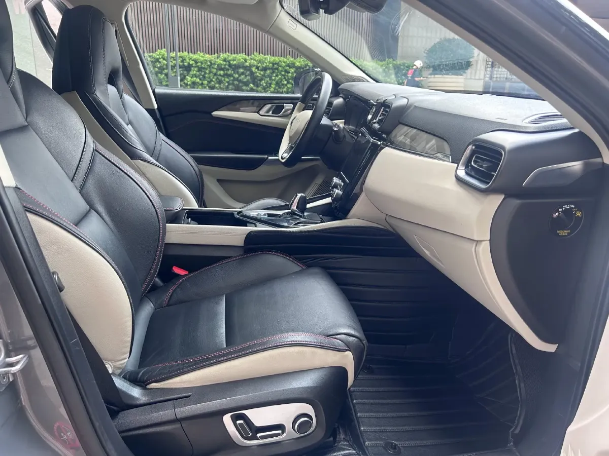 2018 Toyota C-HR 2.0L 171HP L4 CVT,autocango,china used car exporter,china ev exporter,chinese used car exporter,chinese used ev exporter