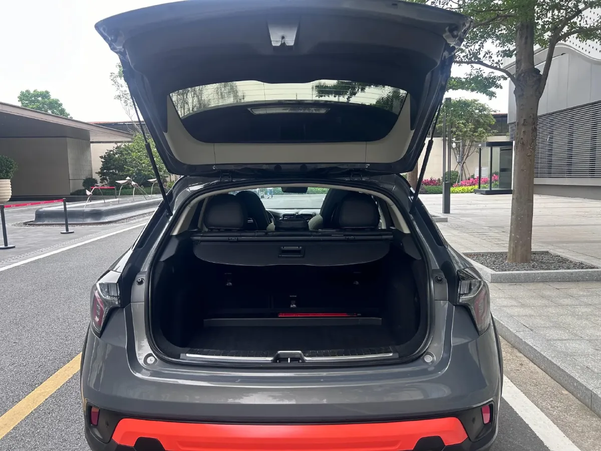 2018 Toyota C-HR 2.0L 171HP L4 CVT,autocango,china used car exporter,china ev exporter,chinese used car exporter,chinese used ev exporter