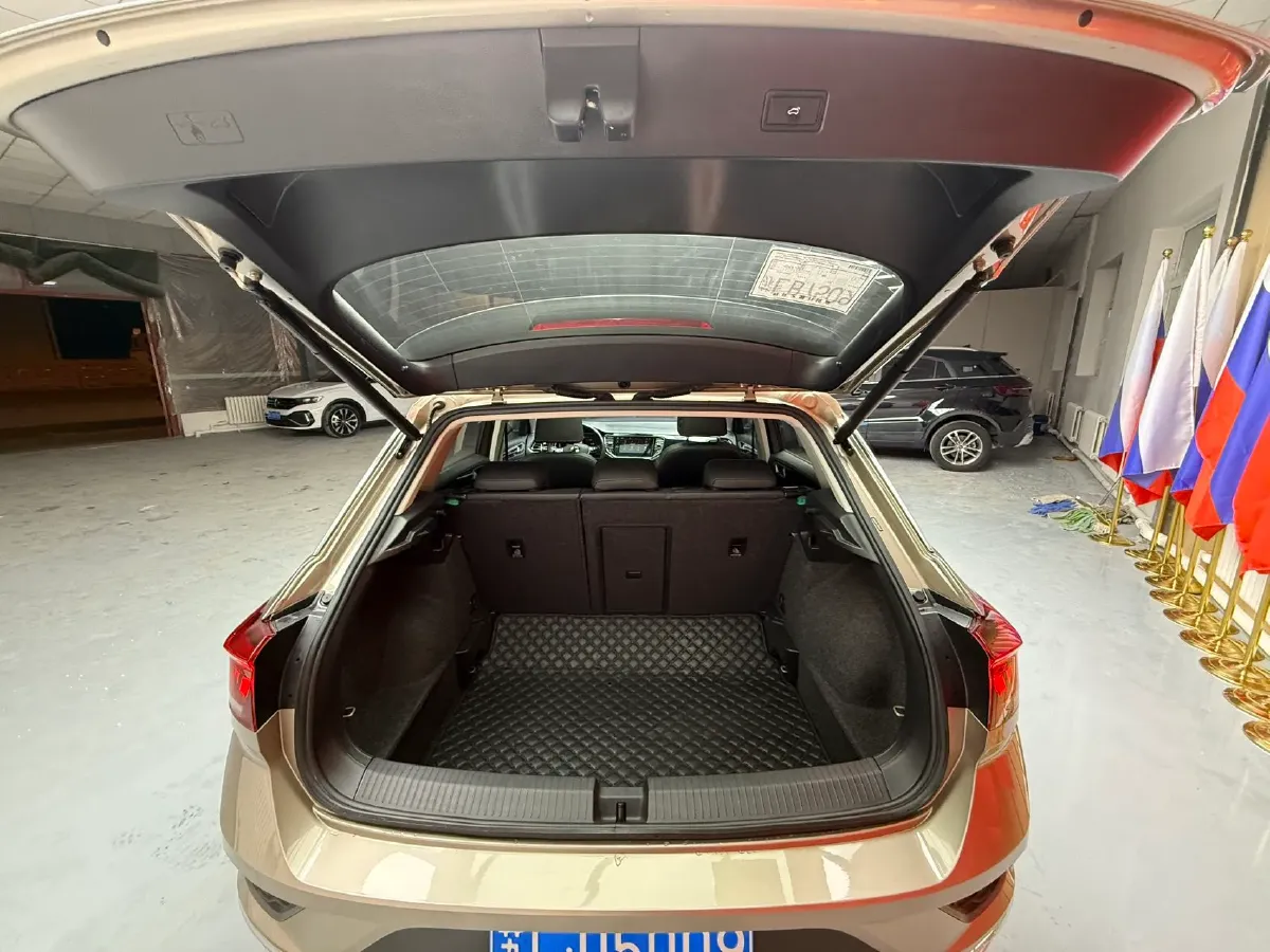 2022 Volkswagen T-Roc 1.4T 150HP L4 7DCT,autocango,china used car exporter,china ev exporter,chinese used car exporter,chinese used ev exporter