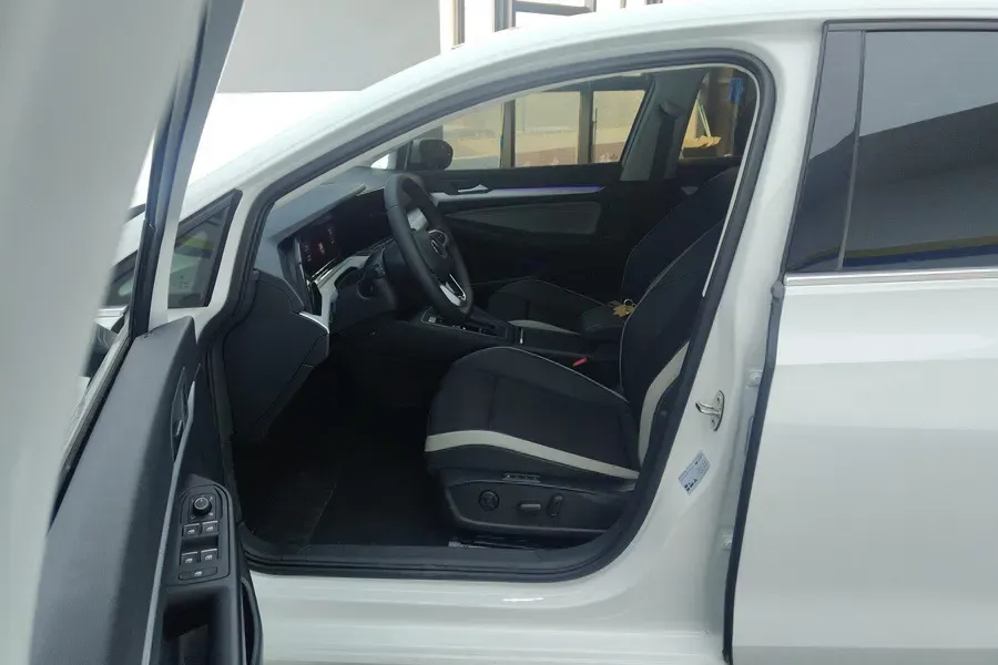 2024 Volkswagen Golf 1.4T 150HP L4 7DCT,autocango,china used car exporter,china ev exporter,chinese used car exporter,chinese used ev exporter