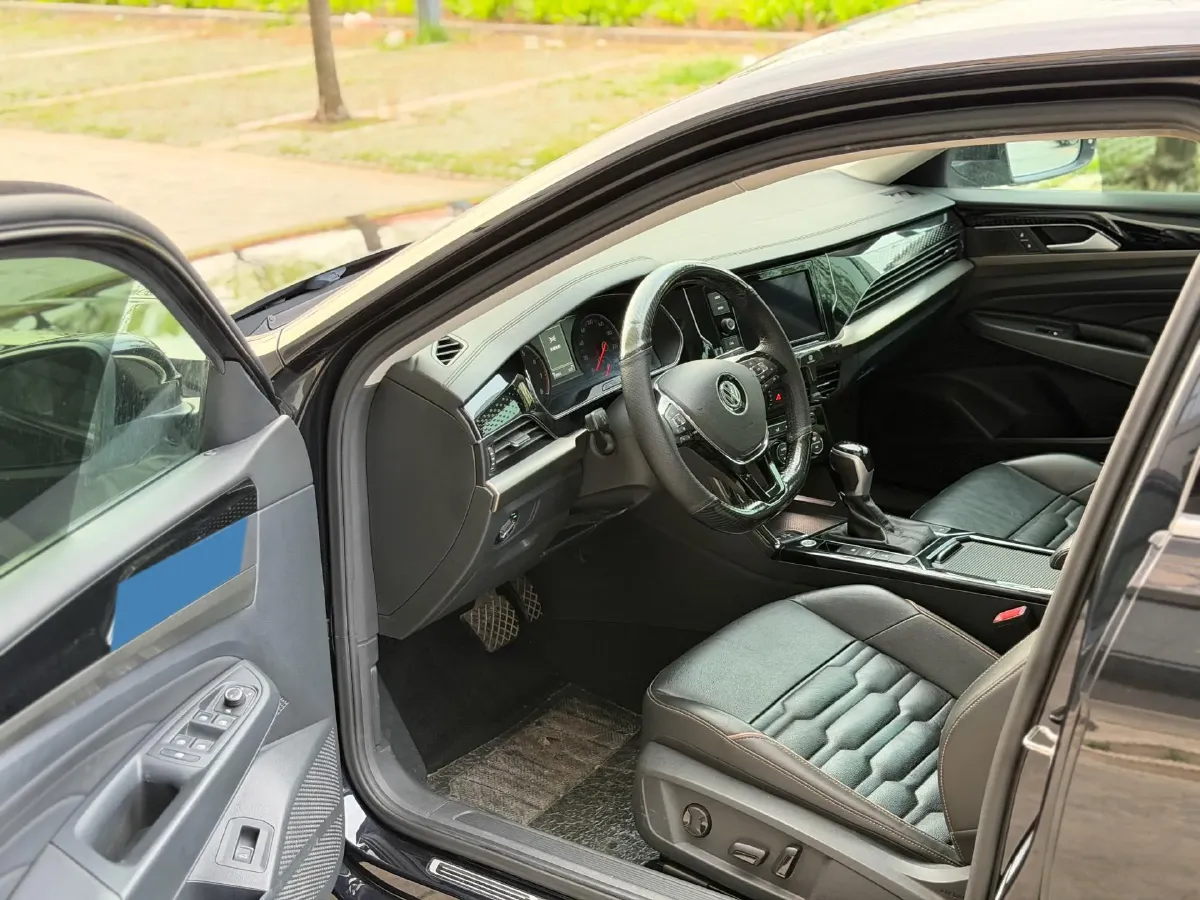 2019 Skoda Kodiak 2.0T 186HP L4 7DCT,autocango,china used car exporter,china ev exporter,chinese used car exporter,chinese used ev exporter