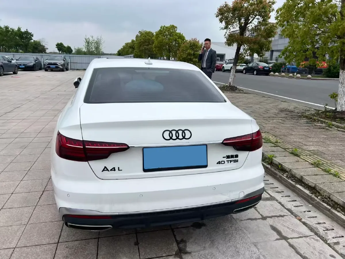 2020 Audi A4L 2.0T 190HP L4 7DCT,autocango,china used car exporter,china ev exporter,chinese used car exporter,chinese used ev exporter