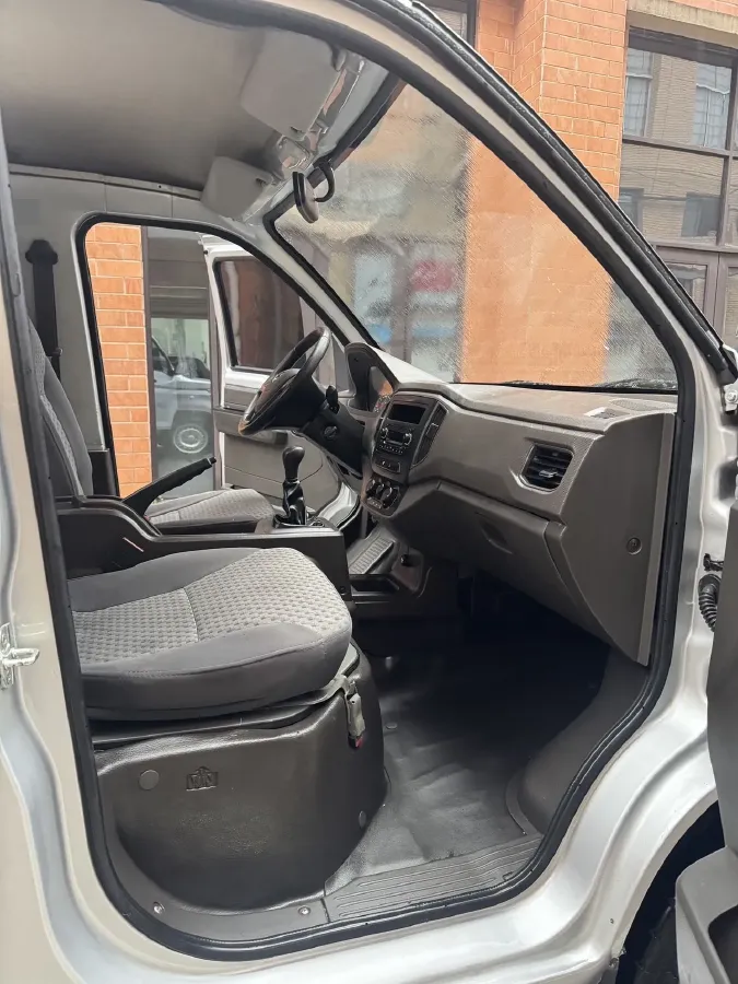 2021 WuLing RongGuang New Truck 1.5L 99HP L4 5MT,autocango,china used car exporter,china ev exporter,chinese used car exporter,chinese used ev exporter