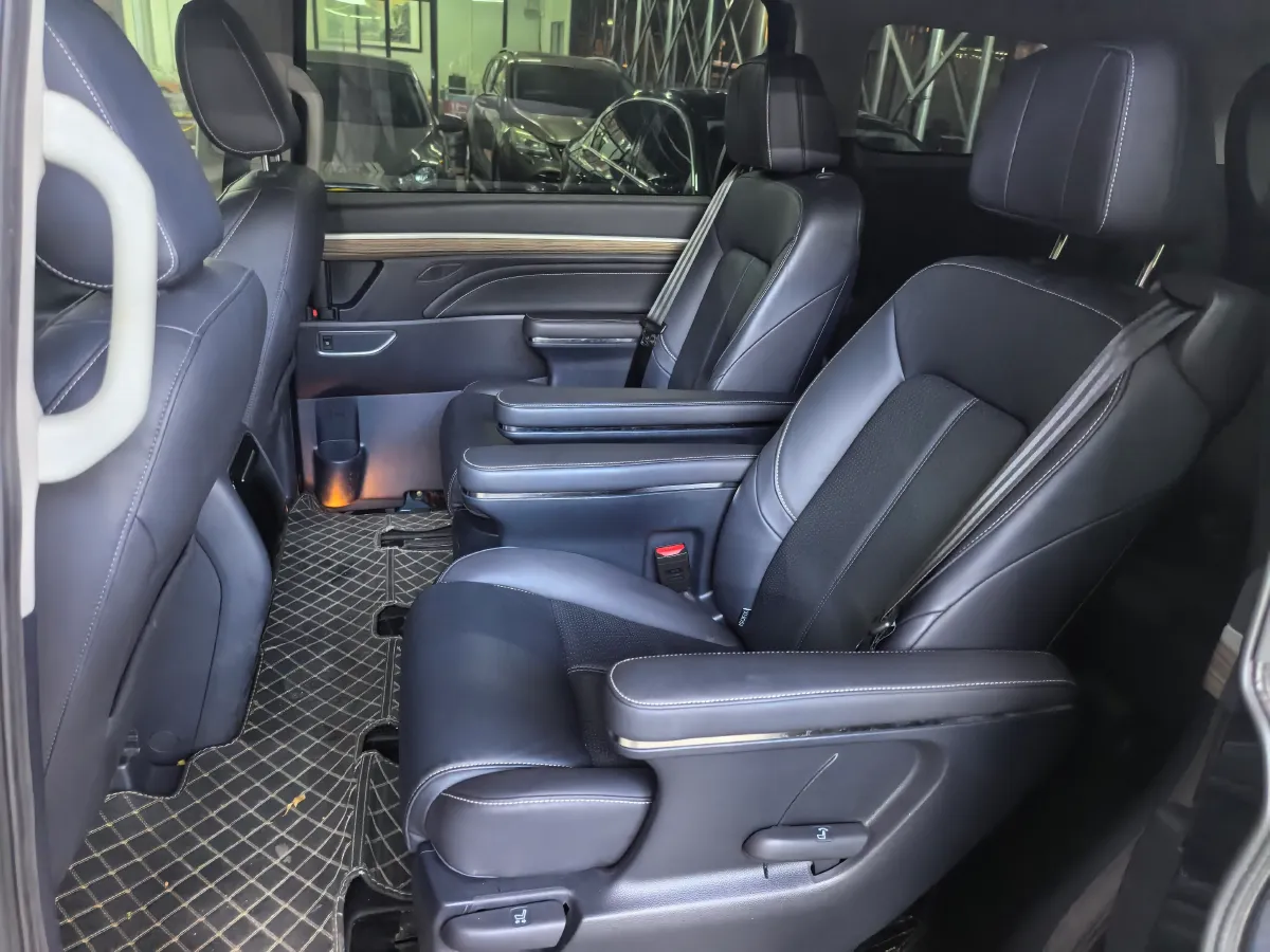 2021 GAC Trumpchi M8 2.0T 252HP L4 8AT,autocango,china used car exporter,china ev exporter,chinese used car exporter,chinese used ev exporter