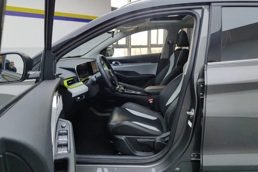 2022 Geely Coolray 1.5T 181HP L4 7DCT,autocango,china used car exporter,china ev exporter,chinese used car exporter,chinese used ev exporter