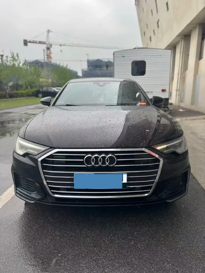 2021 Audi A6L 2.0T 224HP L4 7DCT,autocango,china used car exporter,china ev exporter,chinese used car exporter,chinese used ev exporter