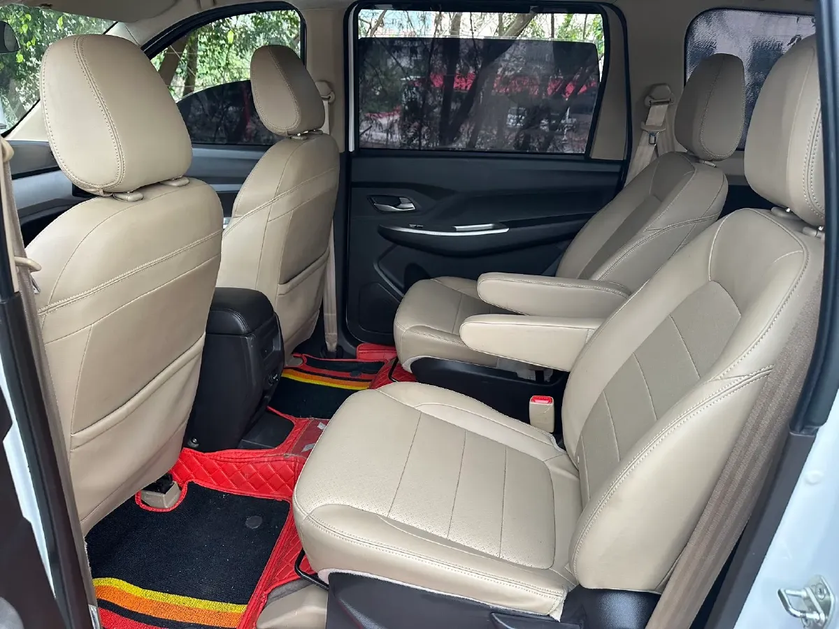 2019 WuLing HongGuang 1.5L 99HP L4 6MT,autocango,china used car exporter,china ev exporter,chinese used car exporter,chinese used ev exporter