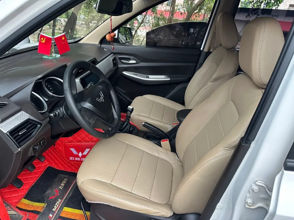 2019 WuLing HongGuang 1.5L 99HP L4 6MT,autocango,china used car exporter,china ev exporter,chinese used car exporter,chinese used ev exporter