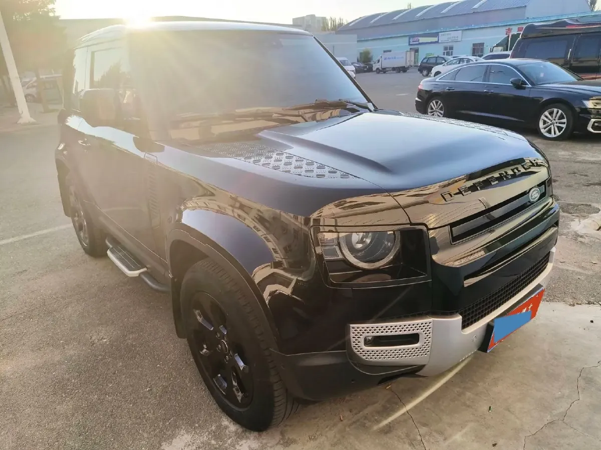 2022 Land Rover Defender 2.0T 300HP L4 8AT,autocango,china used car exporter,china ev exporter,chinese used car exporter,chinese used ev exporter