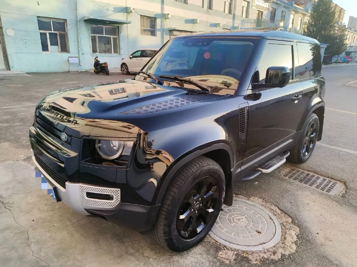 2022 Land Rover Defender 2.0T 300HP L4 8AT,autocango,china used car exporter,china ev exporter,chinese used car exporter,chinese used ev exporter